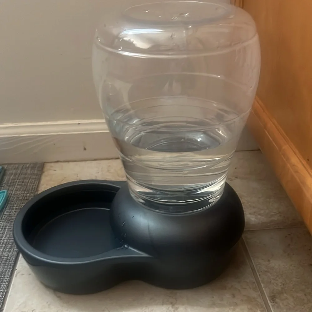 Gravity Pet Water Dispenser